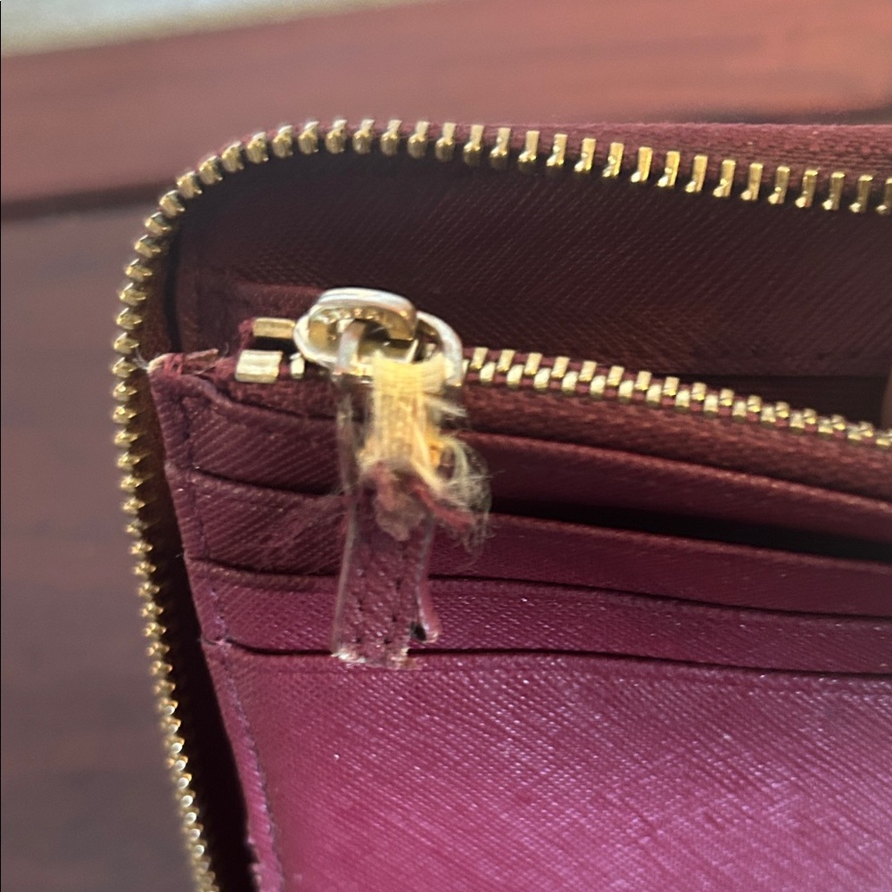 Tory Burch Saffiano Zip Wallet - Picture 8 of 9